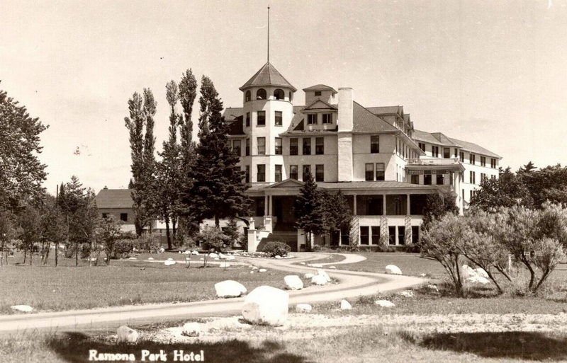Harbour Inn (Harbor Inn, Ramona Park Hotel) - Postcard (newer photo)